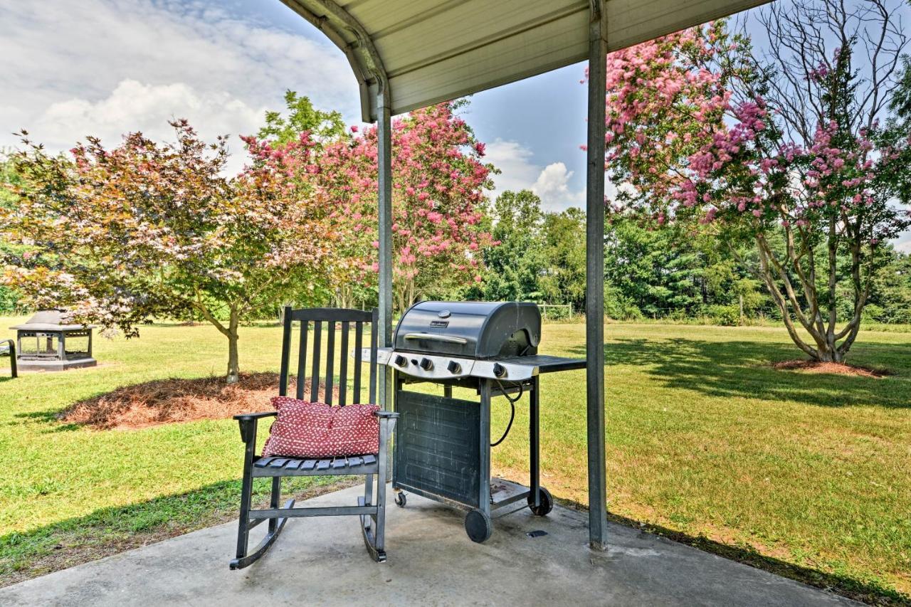 Peaceful Elkin Vacation Rental About 17 Mi To Mt Airy! 돕슨 외부 사진